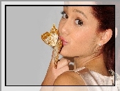 Ariana Grande, Motylek